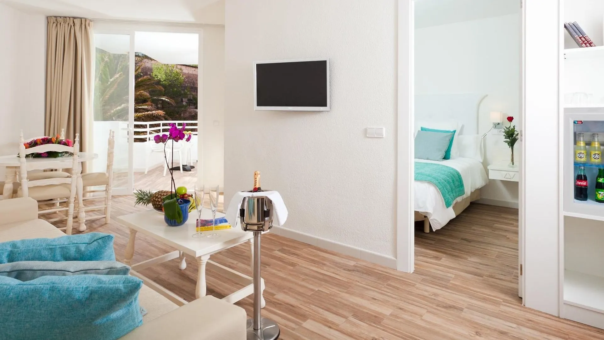 Fergus Style Cala Blanca Suites Santa Ponsa