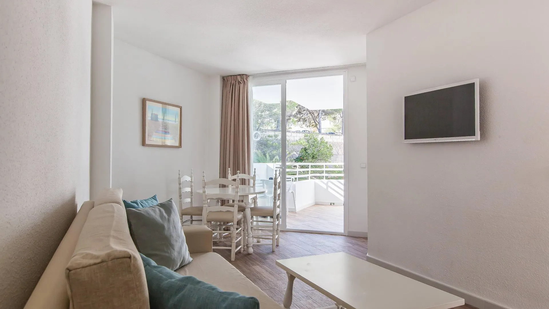 Fergus Style Cala Blanca Suites Santa Ponsa 4*,