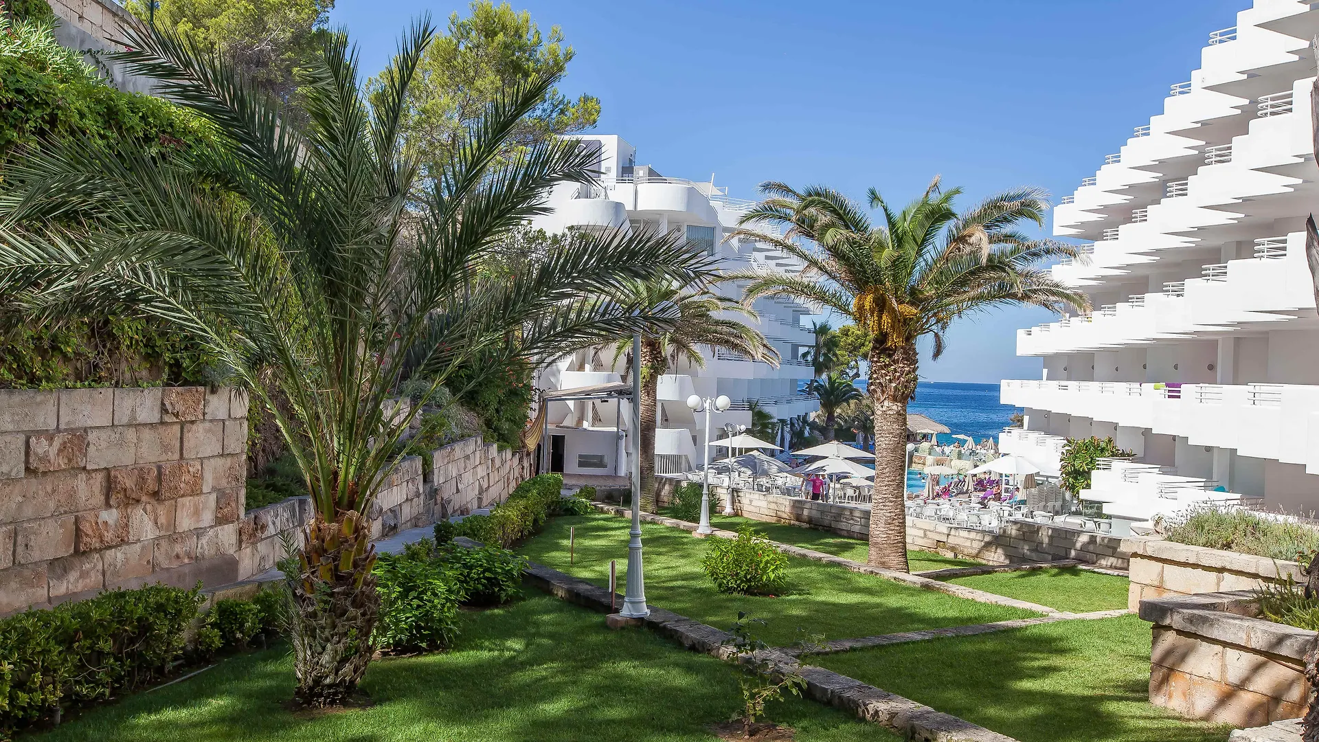 Fergus Style Cala Blanca Suites Santa Ponsa İspanya